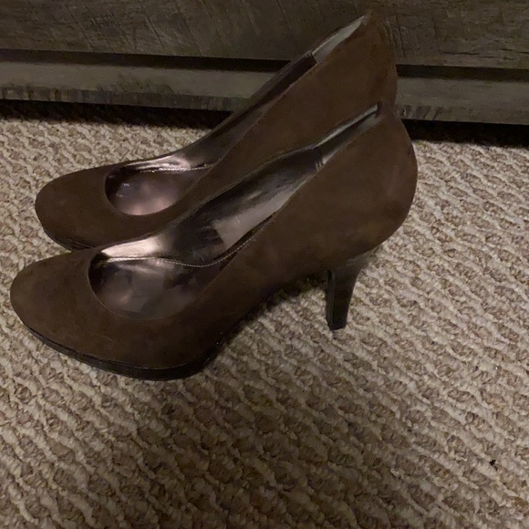 Shoes - Picture 2 of 3